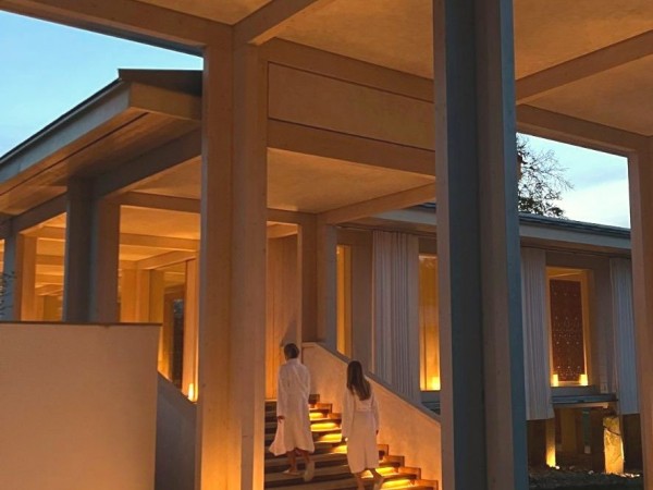 Pre-Christmas Stay: Second Person Stays Free!