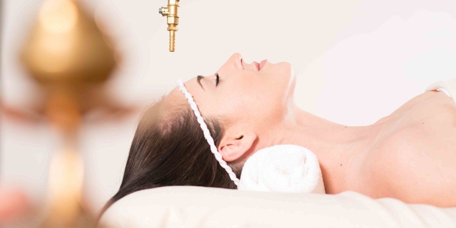 Zwergin Bruste Wald Massage